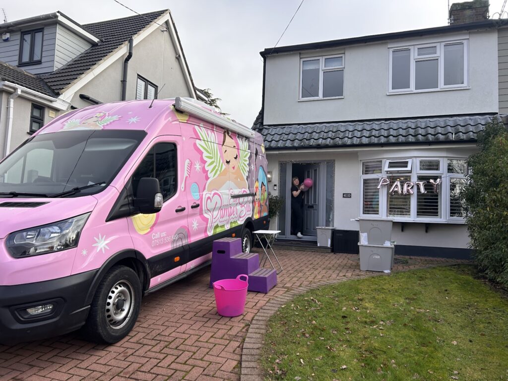 pamper bus basildon